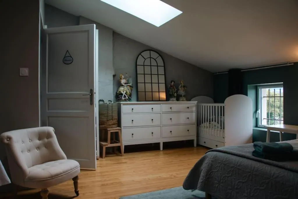 Holiday home Le Rocher De La Baronne : Gite De Charme 6/8 Pers. Parmilieu